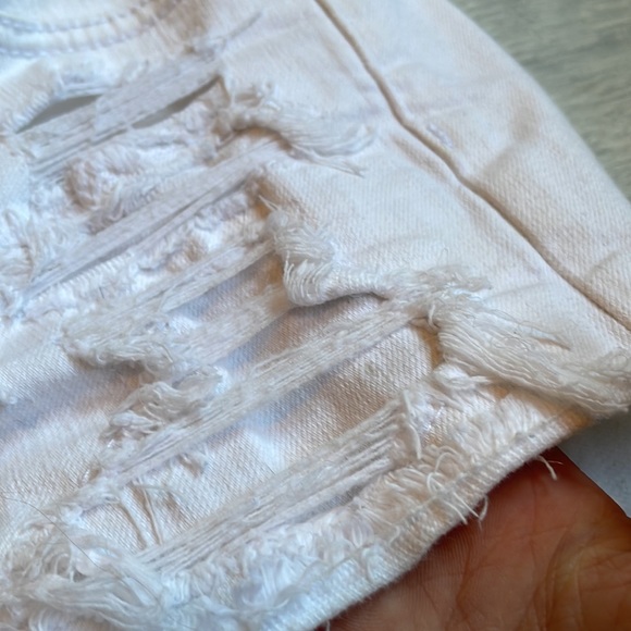 AEO distressed jean shorts - Picture 2 of 5